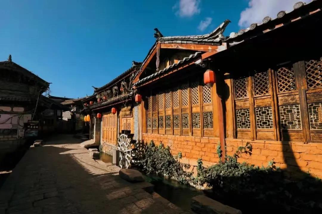 來束河古鎮(zhèn)，住一住，喝喝茶，收收心