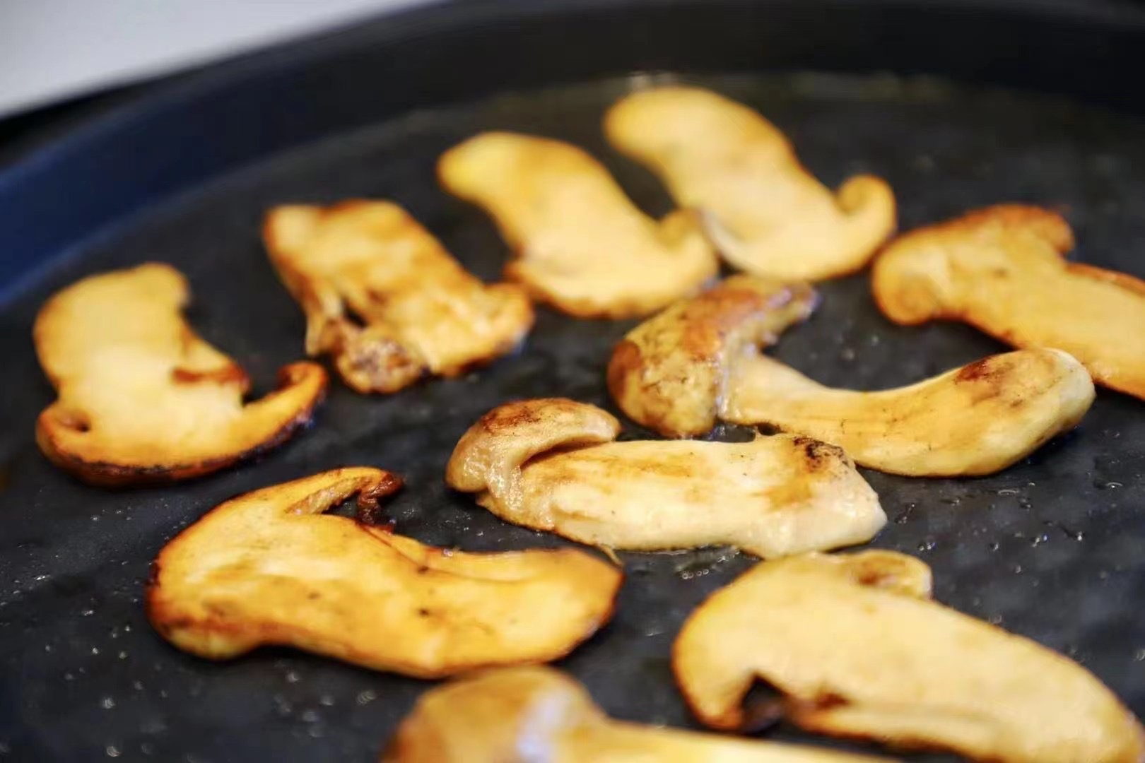 2021年麗江最全美食特產(chǎn)推薦攻略！舌尖上的麗江之煎烤松茸