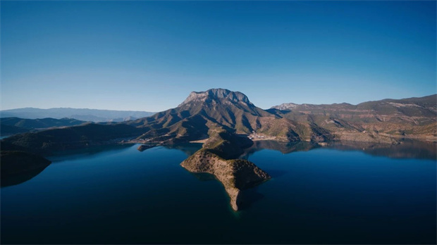 云南旅游,云南旅行社,云南團(tuán)建公司,云南策劃公司,云南會(huì)議會(huì)展,云南策劃執(zhí)行,麗江旅游,麗江旅行社,麗江團(tuán)建公司,麗江策劃公司,麗江會(huì)議會(huì)展：不止是風(fēng)景！瀘沽湖深度游：解鎖摩梭秘境，體驗(yàn)詩(shī)意棲居